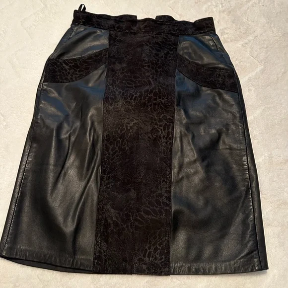Vintage Black Textured Pencil Skirt - Picture 1 of 5